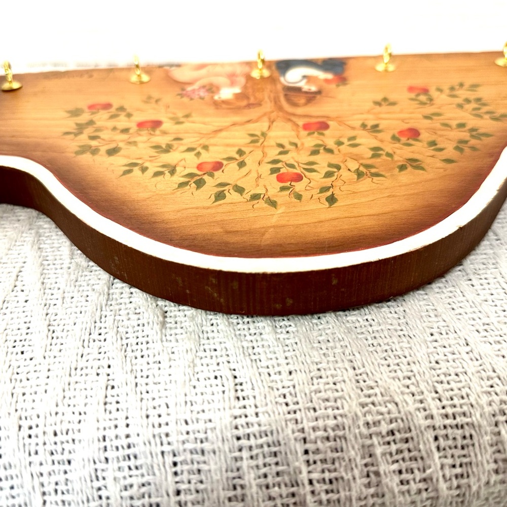 Vintage Wooden Hand painted Primitive Rustic Wall Hook Decor w/Apple Tree Design - Picture 7 of 8